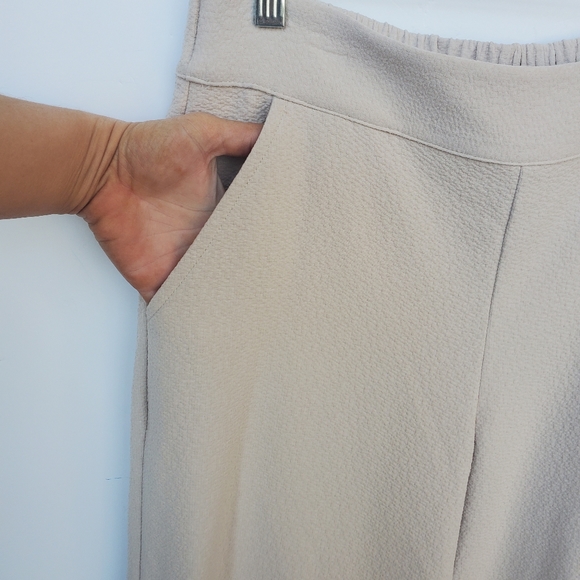 KAARi Wide Leg Pull On Cropped Pant NWT - Size M - Picture 8 of 10